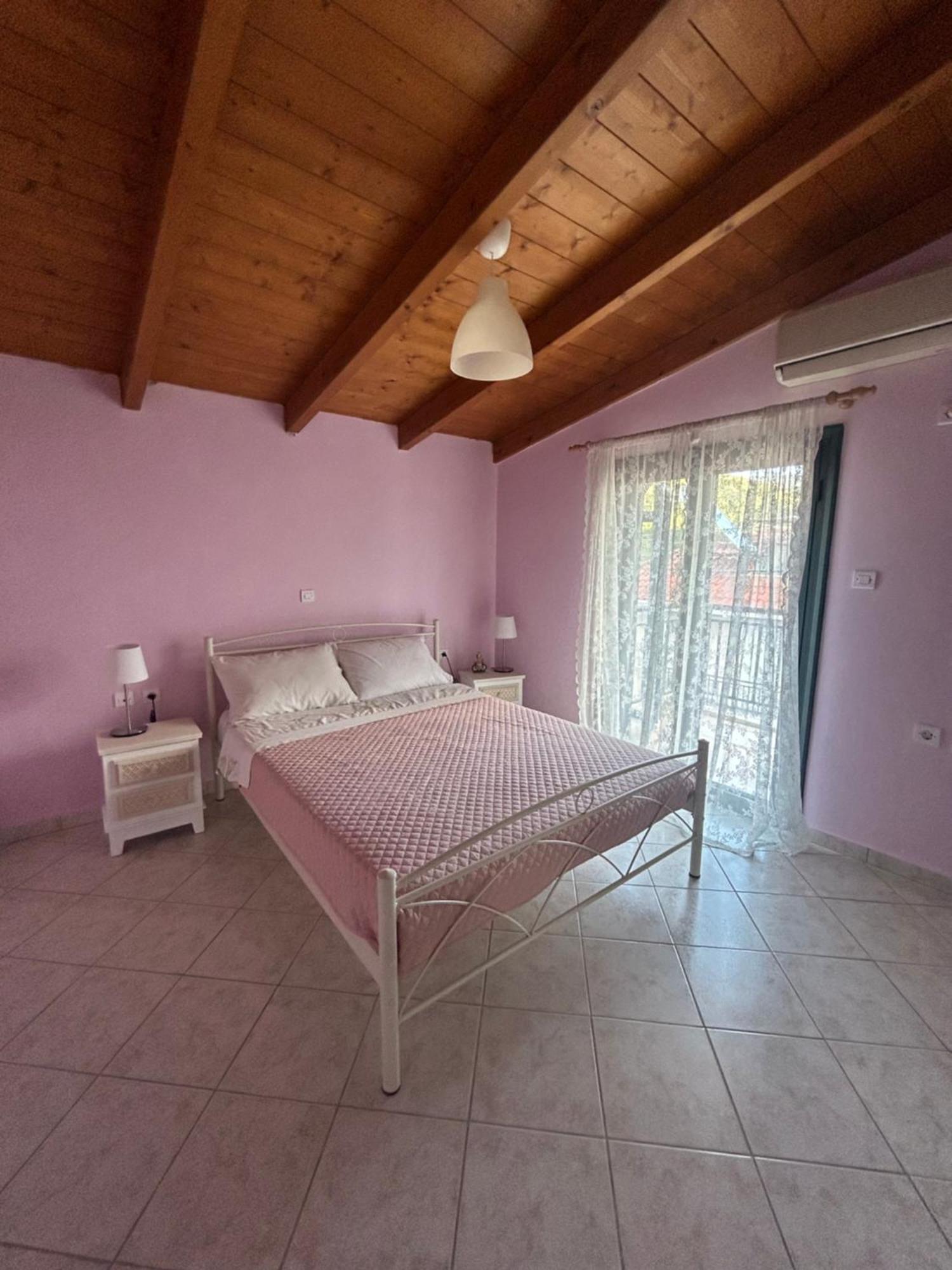 Lena S Apartment Nafpaktos Eksteriør billede